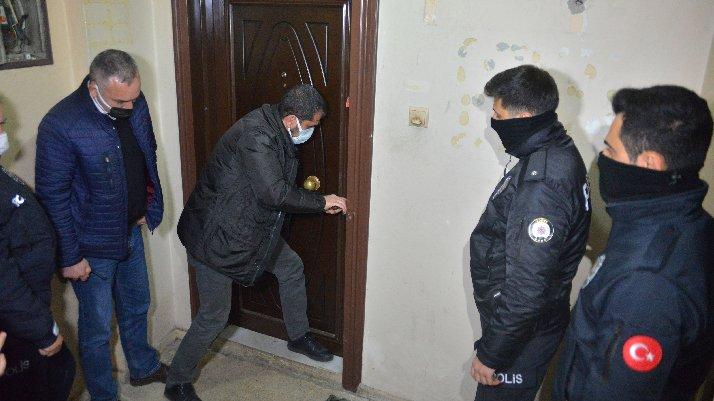 Adana'da kumarcılara çilingirli baskın