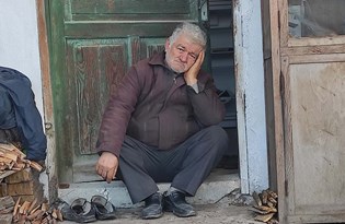 Eşinden miras kalan tarlanın parasıyla evlenmek isterken dolandırıldı