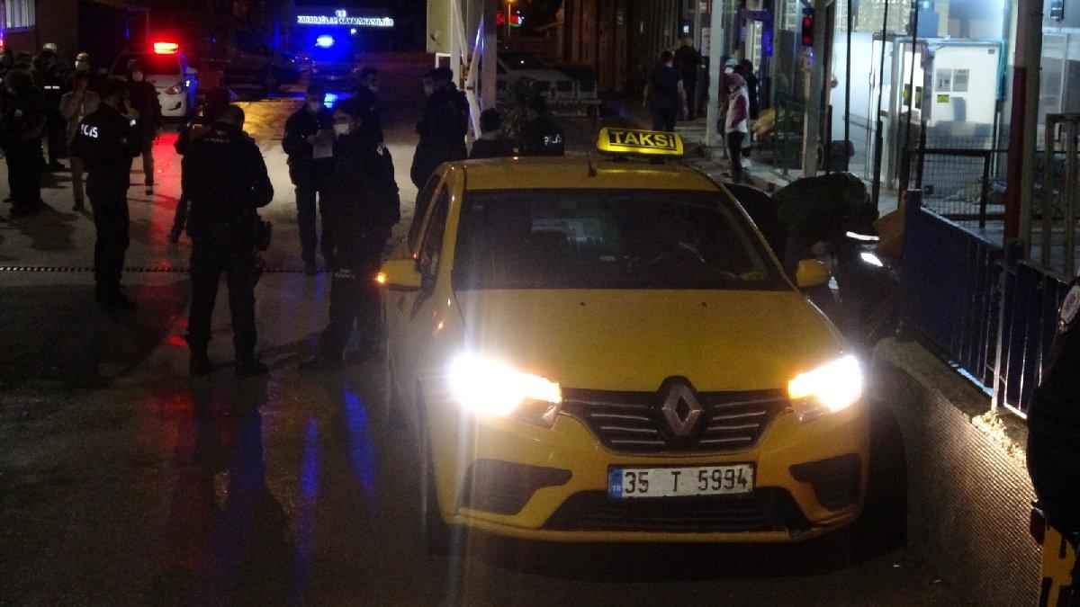 Arkadaşlarına çarpan taksiciyi bıçakladıktan sonra aracı alıp kaçtılar