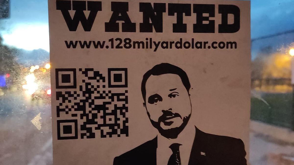 Berat Albayrak afişine üç gözaltı