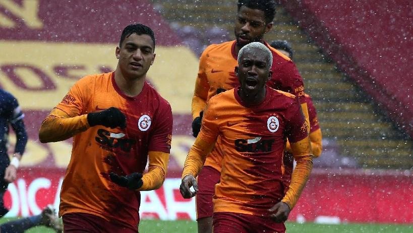 Fatih Terim'den Onyekuru ve Mostafa baskısı