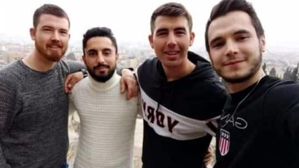 Manisa'da ölü bulunan 4 gençten geriye omuz omuza çekilmiş fotoğrafları kaldı