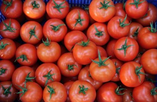 Domates fiyatında düşüş, meyvede rekor artış yaşanıyor