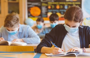 Öğrencilerin salgınla sınavı