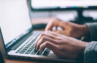 Akbank evden çalışmayı kalıcı hale getiriyor