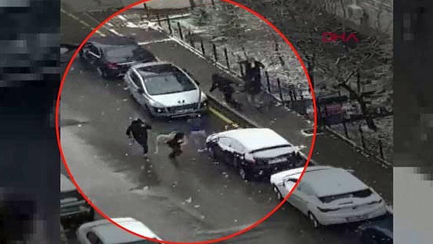 Selçuk Özdağ'a saldırı anı kamerada