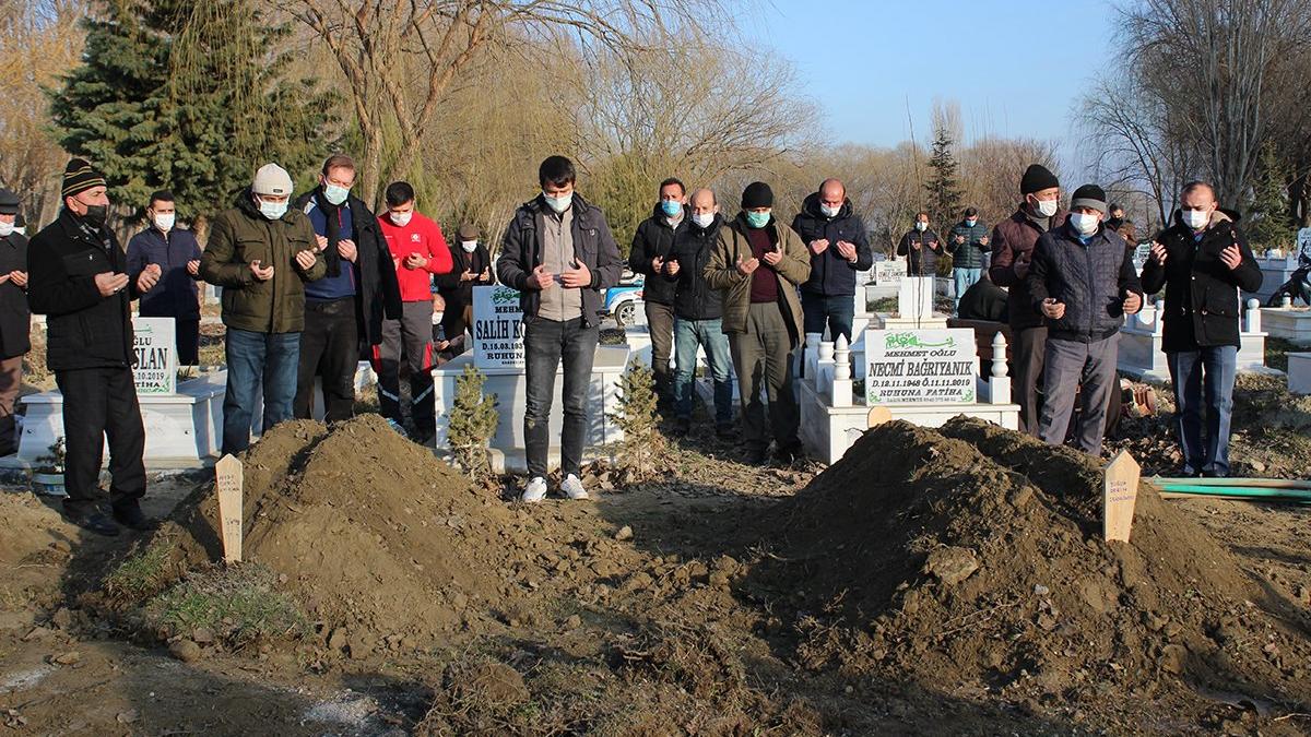 Coronayı yendiler ancak yan etkilerinden kurtulamadılar! 12 saat arayla vefat ettiler