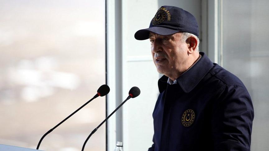 Bakan Akar: Teröristlerin barınaklarını, sığınaklarını başlarına yıktık