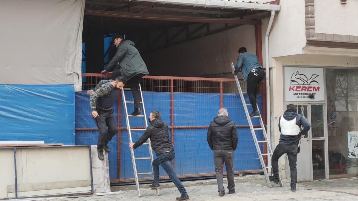 Bursa'da polise ateş edip kaçan şüpheli suç makinesi çıktı