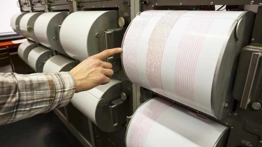 İzmir'in Karaburun açıklarında 4.0 büyüklüğünde deprem