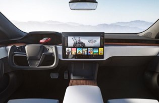 Tesla Model S'in yeni kokpit görselleri yayınlandı