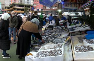 Hamsinin fiyatı, denizden tezgaha gelene kadar 3'e katlanıyor