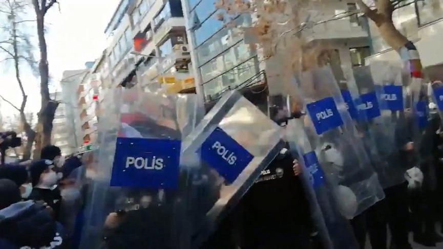 Ankara ve İzmir'de Boğaziçi protestolarına polisten müdahale