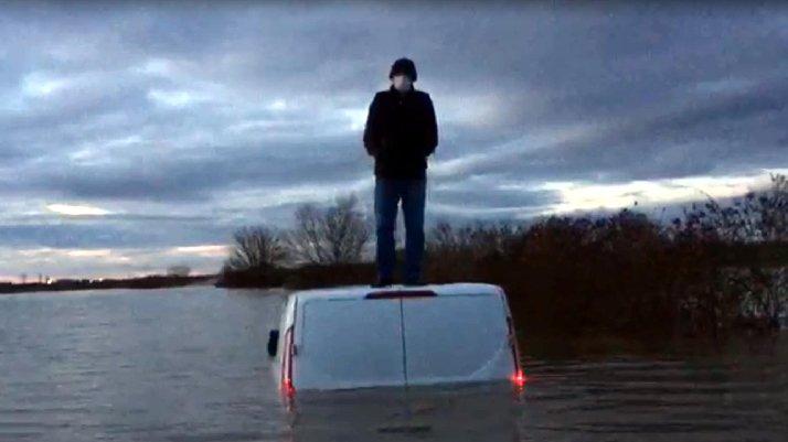 Nehir taştı, mahsur kaldı... AFAD kurtardı