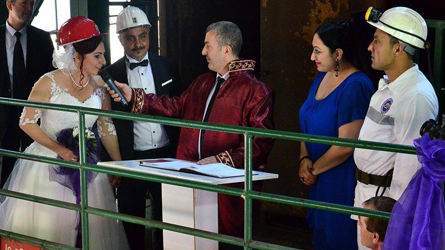 En acı veda... Düğününü yaptığı maden ocağı önünden uğurlandı