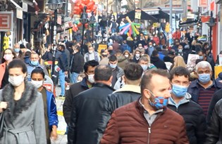 PCR testi uygulaması öncesi Bulgaristan vatandaşları Edirne'ye akın etti