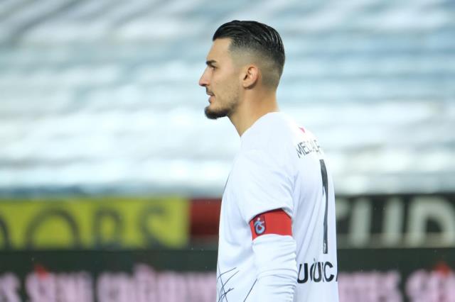 Uğurcan Çakır, Fenerbahçe maçının ilk yarısında 4 net kurtarış yaparak takımını ayakta tuttu