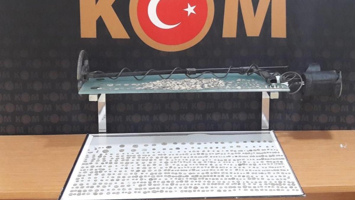 Manisa'da bin 449 parça tarihi eser ele geçirildi