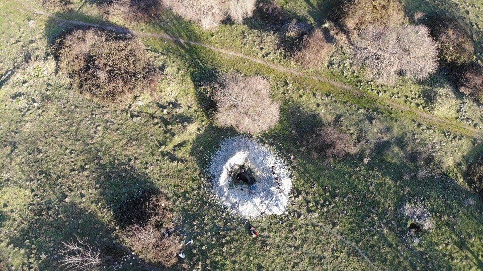 TEM Otoyolu kenarında define aramışlar