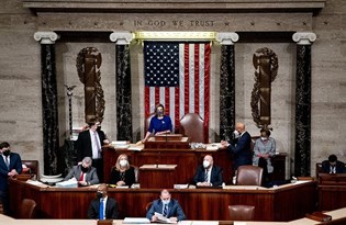 1,9 trilyon dolarlık ekonomik destek paketi ABD Temsilciler Meclisi'nde kabul edildi