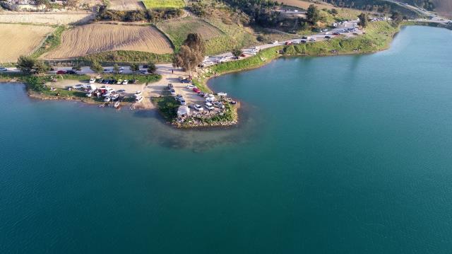 Adana'da mesire alanlarında yasak olunca teknede mangal yaktılar
