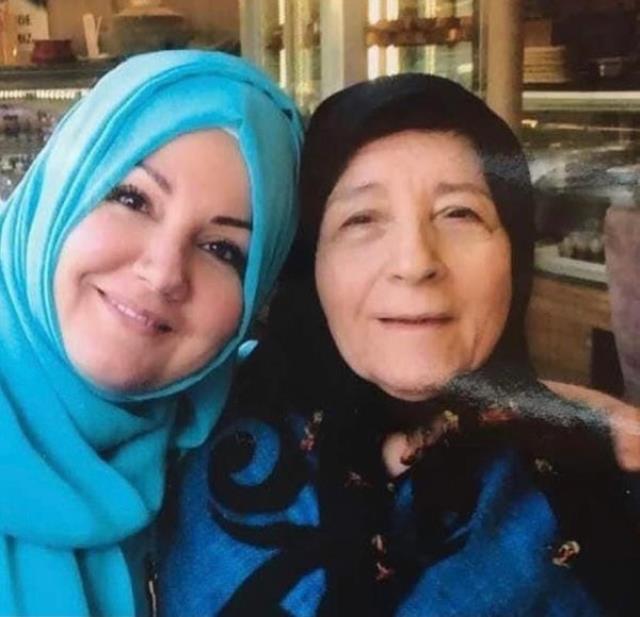 Annesini koronadan kaybeden İkbal Gürpınar ölüm haberini nasıl aldığını anlattı: Bağırışımla hastaneyi inlettim