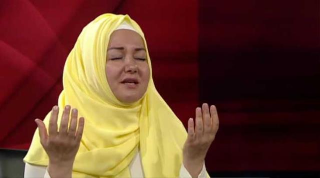 Annesini koronadan kaybeden İkbal Gürpınar ölüm haberini nasıl aldığını anlattı: Bağırışımla hastaneyi inlettim