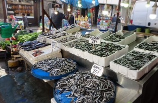 Trabzon'da hamsi lüks oldu: Balıkçılar da vatandaşlar da umudunu kesti