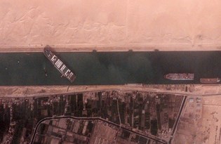 Süveyş Kanalı’nı kapatan The Ever Given'ın küresel ticarete verdiği zarar günde 9,6 milyar dolar