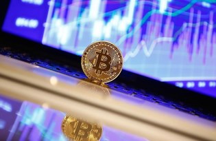 Bitcoin'in yeni zirvesi: 61 bin 683 dolar
