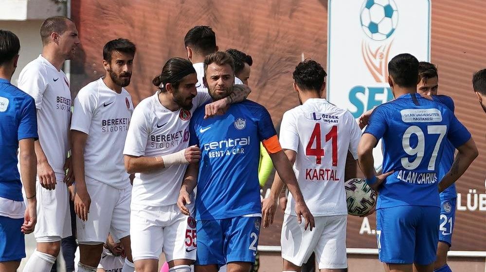 Olaylı maçta Tuzlaspor yenildi, Taner Taşkın istifa etti