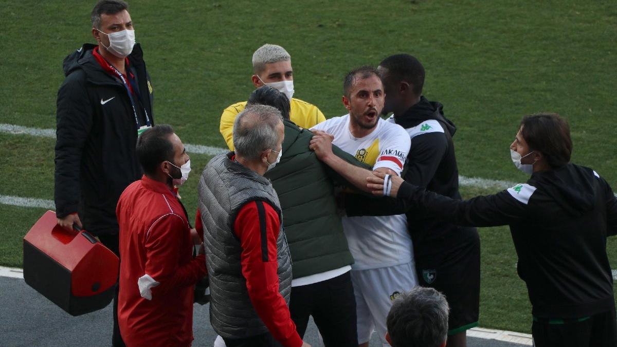 Denizlispor Yeni Malatya maçında Zeki Yavru çılgına döndü