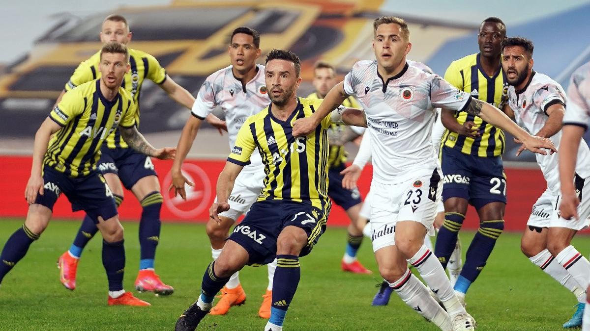 Fenerbahçe-Gençlerbirliği maçında şut çekmeden gol buldular