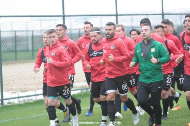 Eskişehirspor'da korona kabusu bitmiyor, toplam vaka sayısı 15'e yükseldi