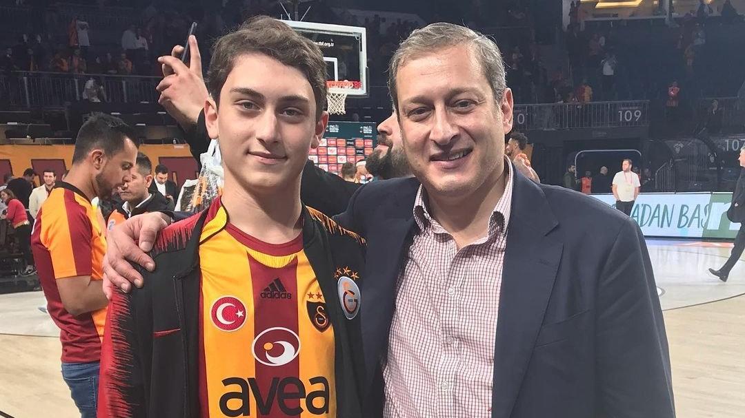 Galatasaray'ın başkan adayı Burak Elmas ekibini tanıttı