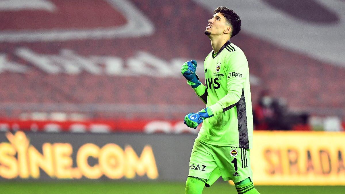 Fenerbahçe'nin yıkılmaz kalesi Altay Bayındır, değerini katladı