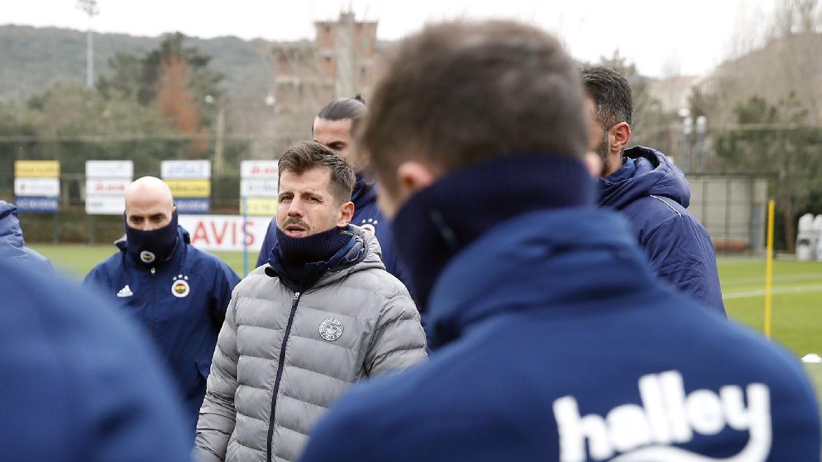 Fenerbahçe'de Emre Belözoğlu ilk antrenmanına çıktı