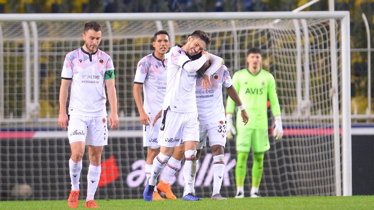 Fenerbahçe-Gençlerbirliği maçındaki ikinci gol tartışma yarattı