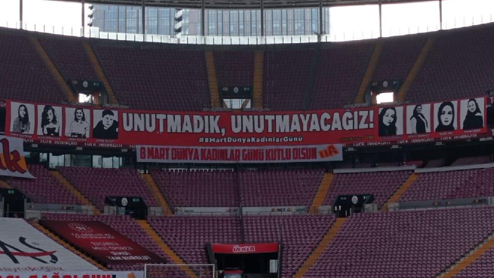 Galatasaray-Sivasspor maçında Dünya Kadınlar Günü unutulmadı