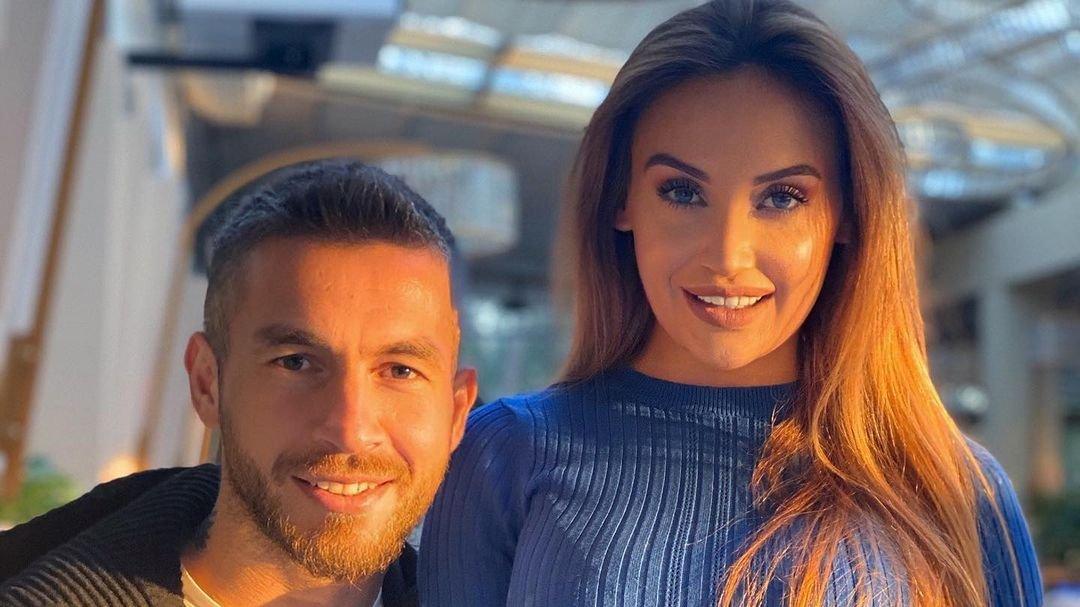 Adem Büyük'ün eşinden olay sözler: 'Bir de erkeğim diye gezersiniz'