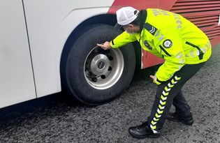 Kar yağışı öncesi araçlarda kış lastiği ve zincir denetimi