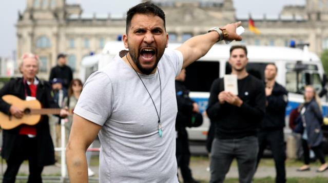  Korona yalan diyerek Almanya'yı karıştıran Attila Hildmann, Türkiye'ye kaçtı