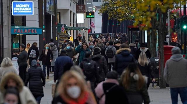Koronadan on binlerce insanın öldüğü Fransa'da 4 hafta boyunca tüm gün sokağa çıkma yasağı uygulanacak