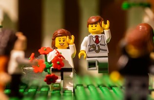 Karantina günlerinde yaratıcı çalışma: Legoların düğünü