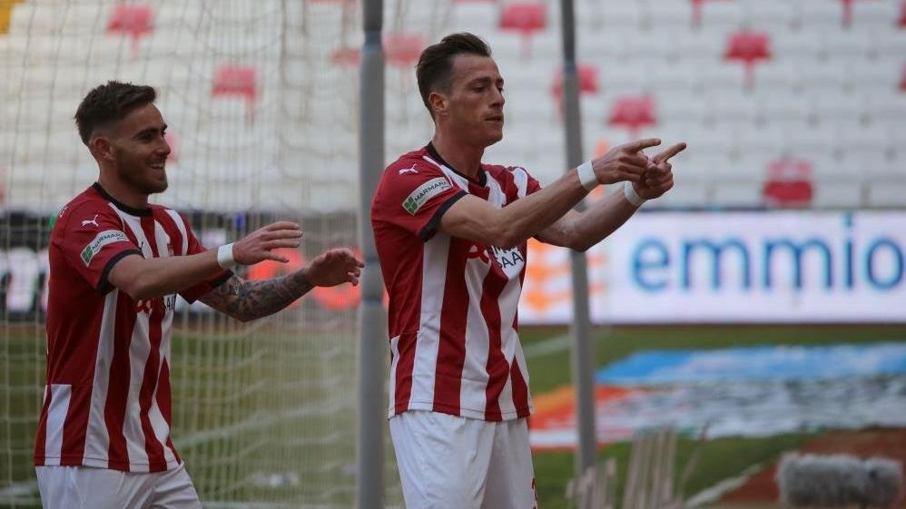 Sivasspor, Karagümrük'ü yenerek seriye devam etti