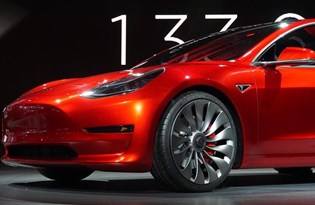 Çip krizi Tesla’yı vurdu: Model 3 üretimine ara verildi