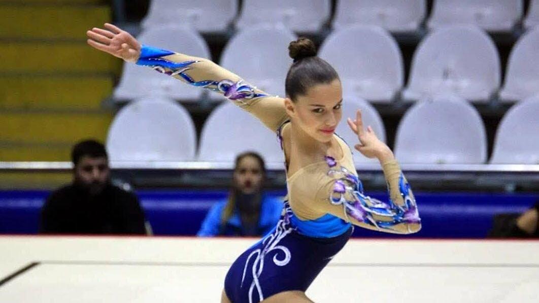 18 yaşındaki milli cimnastikçi Burçak Şenman'ın madalya ve kupa koleksiyonu