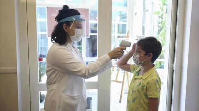 Türkiye'de koronavirüs mutasyonuyla ilgili korkutan gelişme: Çocukları vurmaya başladı