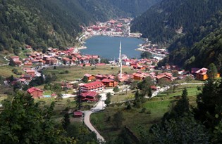 Corona virüs etkisi: Uzungöl tarihinin en sakin dönemini yaşadı