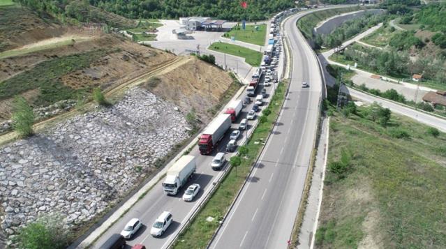 Vaka sayısında zirvede olan Karadeniz'de seyahat kısıtlaması ve araç denetimleri gündemde